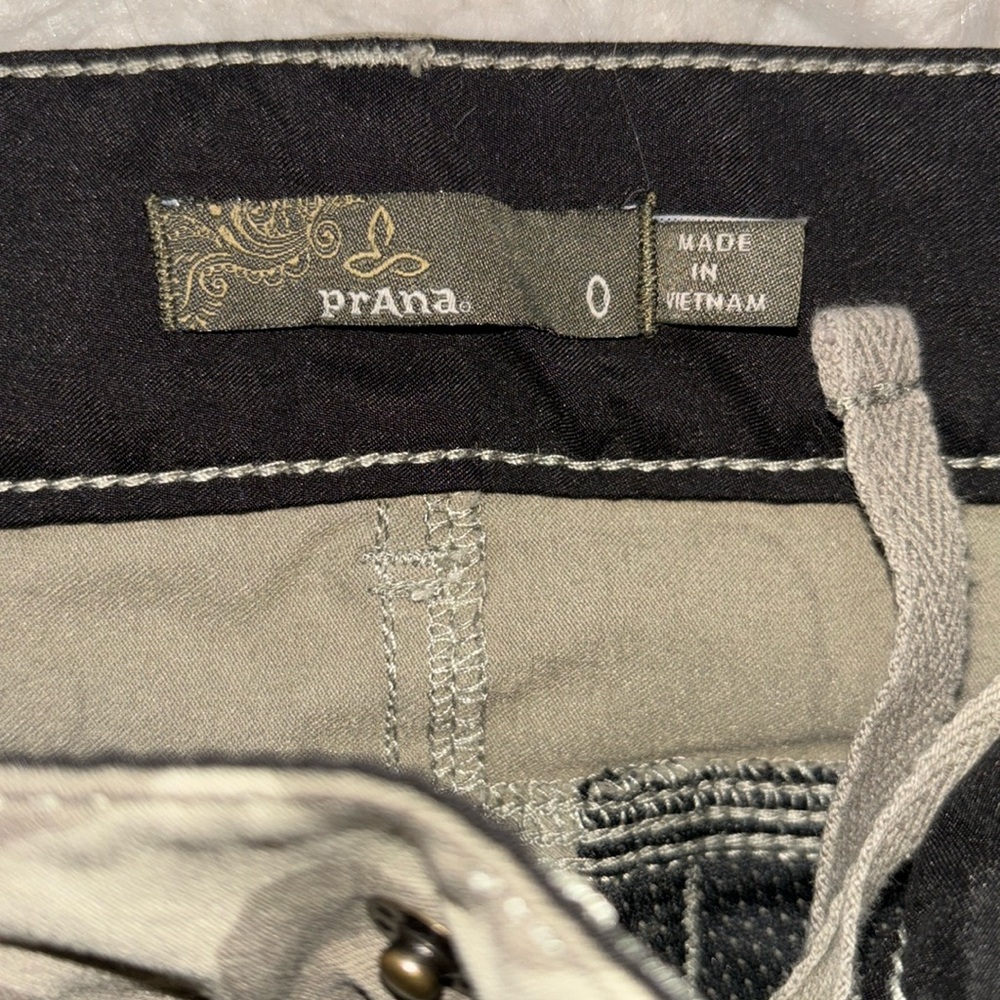 Prana Green Camo Sky Canyon Joggers, Size 0 - Picture 12 of 16
